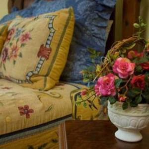 Hotels near SRP Park - Lookaway Inn