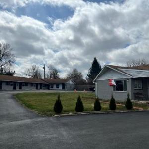 Hotels near Yager Stadium - Oxford Inn