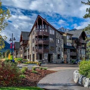 Hotels near Centennial Park Canmore - Spring Creek Vacations