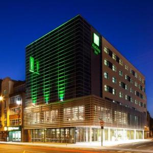 Half Moon Young People's Theatre Hotels - Holiday Inn London - Whitechapel