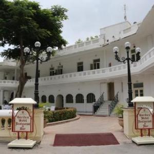 Garden Hotel