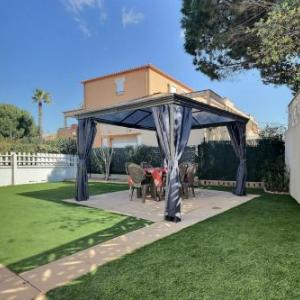 Confortable pavillon avec jardin à 900m de la plage