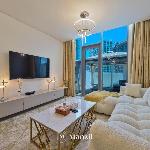 Stylish Waterfront 1 BR w pvt beach near Downtown 