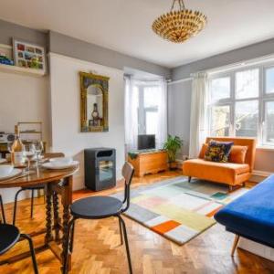 Bowleaze Hideaway - beachside dog friendly