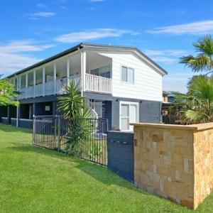 Shoal Bay Beach House One