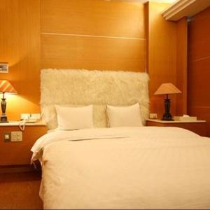Zaw Jung Business Hotel