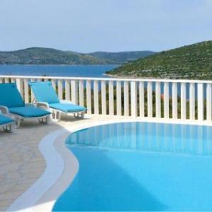 Four-Bedroom Holiday home Drvenik Veliki with Sea view 05