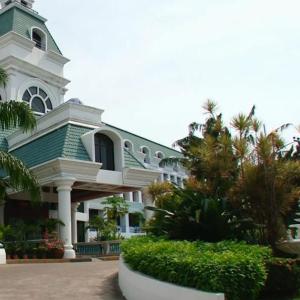 Camelot Hotel