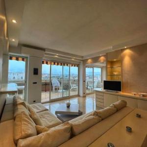Colony apartment with parking by Welcome to Cannes