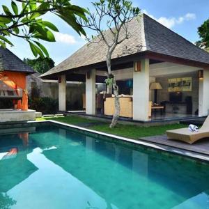 The Khayangan Dreams Villa Umalas