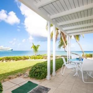 Cocoplum #1 - 2BR Oceanfront Condo on Seven Mile Beach
