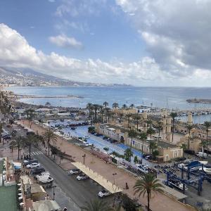 Seaview 1 bedroom modern apartment