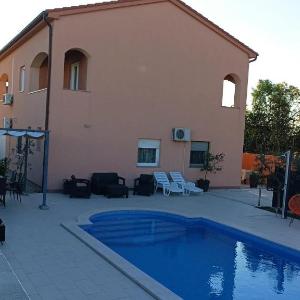 Family-friendly apartments with swimming pool Pula - 21314