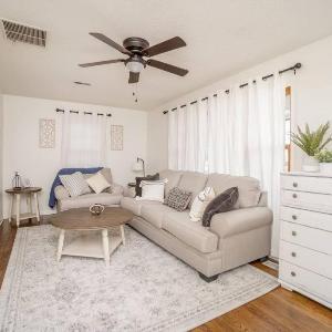 2 Bed 1 Bath Home w 2 Car Garage & Fenced Yard