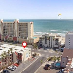 1st Floor 2 Bd 2 Ba Condo w Beach View& Pool