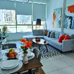 Spacious Bright Marina View Apartment