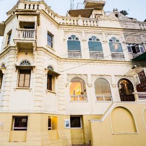 Palace on Ganges Hotel