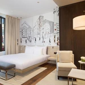 Deluxe Room Near City Walk Shopping Mall