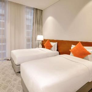 King Room Near DXB Airport By Luxury Bookings