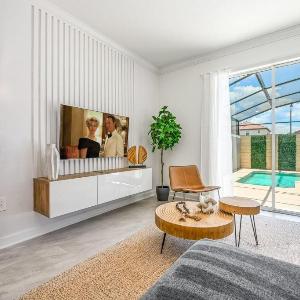 Families Deluxe Dream Vacation 10 min from Disney