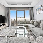 StoneTree - Luxurious 2 BR - Prime Location Dubai