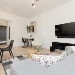 Warsaw Central Apartment 10 min walk from Palace of Culture & Science by Noclegi Renters