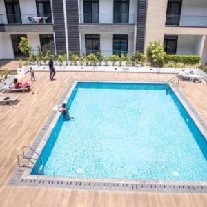 Classic Suite at Embassy Gardens W/pool view