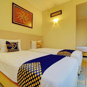SPOT ON 92975 Aria Hostel Capsul Cihampelas