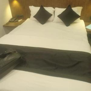 Hotel O Home Mahadev Sadan Guest House