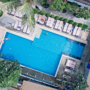 Ark Bar Beach Resort