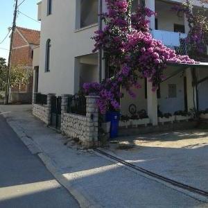 Apartments Davor
