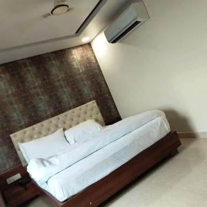 Mount View Hotel (A Unit of RK Tower)