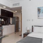 StoneTree - Cozy Studio Apartment in Business Bay Dubai 