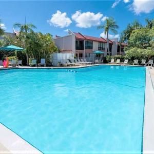 Resort Style Condo by the Beach with Heated Pool at Runaway Bay