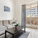 StoneTree - Furnished 1 BR Close to Metro Dubai 