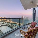 Splendid 3BR in Palm w Lazy River & Private Beach Dubai 