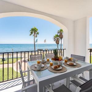 Dona Lola Renata front line beach duplex apartment with stunning sea views Close to Marbella - Mijas Costa