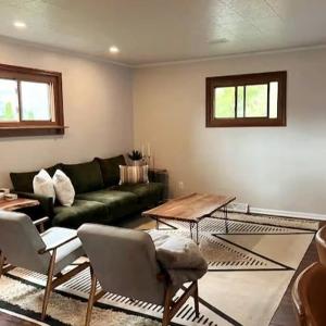 Beautiful 3BR Home Near Lake MI