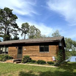 Cozy Cabin on Rangeline Lake