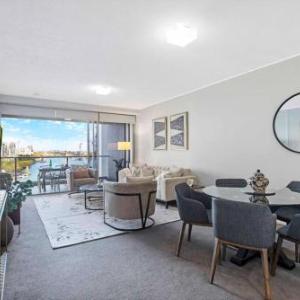 Holly's City Skyline-Views Pool Spa CBD Central