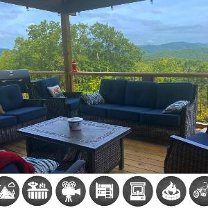 Lazy Bear Lodge cabin