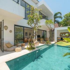 Puri Senang - Modern Pool Villa 6 Mins to Berawa Beach & Finns