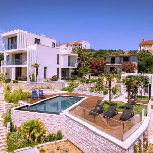 Luxury villa Mar with infinity pool in Rab