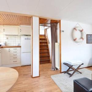 Houseboat Captain's Quarters in Harbour Amsterdam