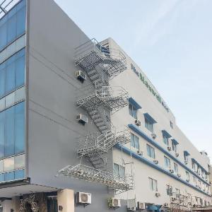 OYO 187 The Maxwell Hotel