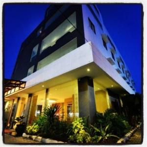 Anaya Hotel and Ballroom