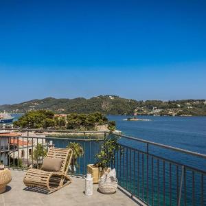 The Rock Suites