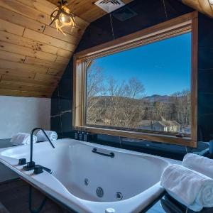 The Haüs Windham - Luxury Suites Hot Tub Mountain Views!