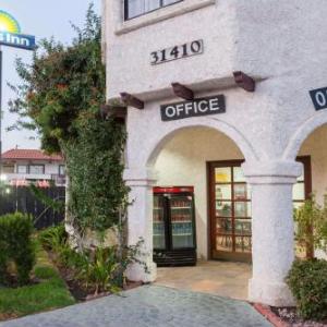 Hotels near Central Park Santa Clarita - Days Inn by Wyndham Castaic Six Flags Magic Mountain