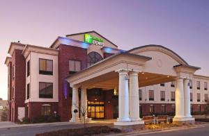 Holiday Inn Express & Suites Pine Bluff/Pines Mall, an IHG Hotel, Pine Bluff
